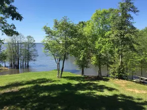 Bayou Vista *Waterfront/WiFi* Renovated 1/2025 - Image 2