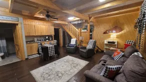 Ruckel's Rustic Retreat Cabin A SMOKE FREE - Image 2