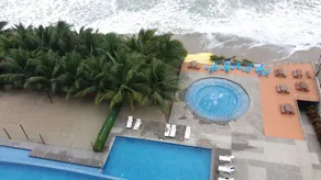 Beachfront suite at Playa Azul Resort - Image 3