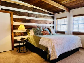 The Bayou Log Cabin - Image 3