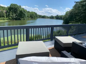 ⭐️⭐️ Elegant Lakeside Getaway - Image 2