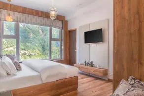 The Mirages~ Luxury 2bhk ~Heated Jacuzzi~Shimla - Image 5