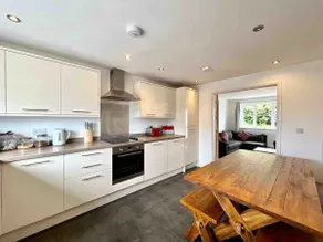 Beautiful 3-bedroom home with off-road parking - Image 4