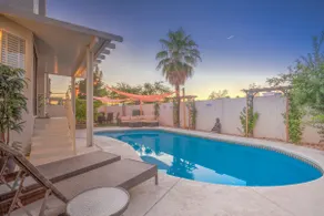 Spectacular spacious villa with private pool - Image 2