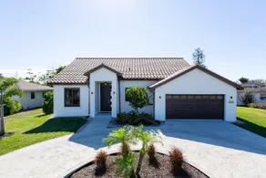 Modern beach villa w/ private heated pool (4 BRs) - Image 2