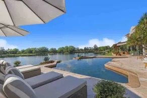 2/1 One of A Kind Waterfront Retreat Scenic Views - Image 2