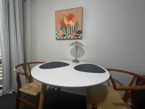 Stylish Merewether Suite with Free Parking (no. 1) - Image 3