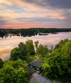 The “Mellow Yellow”Cottage on the water - Image 2