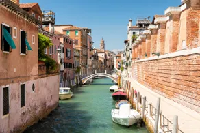 Punta della Dogana Luxury Suites - Image 4