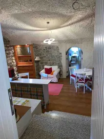 Entire rustic-style apartment - Image 5