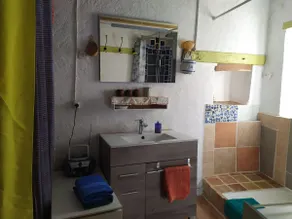 Entire place, one bedroom - Image 4