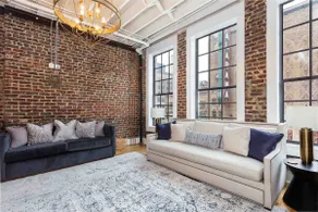 STUNNING 5★ LARGE Loft Downtown w/ Indoor Parking - Image 5