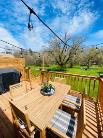 Hot tub at Chuchi’s cottage I in Shediac Bridge. - Image 2