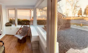 Little Beach House-River-trail Cottage in Windsor - Image 3