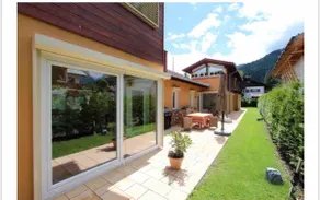 Alpine Escape Holiday Home with Mountain View - Image 2
