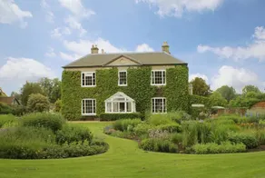 Stunning large Norfolk Manor with garden sleeps 21 - Image 2
