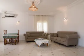 Large rooftop terrace apartment - Image 4