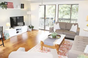 Smuk renoveret, 2BR, 2BA Condo, GRATIS POOL, Netflix, kabel ,, Wifi - Image 2