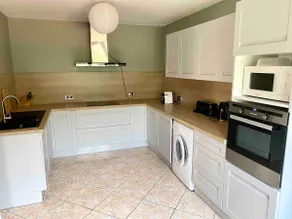 Large family home - Image 2