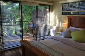Five Bees Bush Retreat Guest House - Image 3