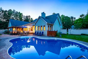 Spacious Retreat mins to Lake George pool&hot tub - Image 5