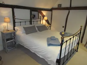 Come and Stay in our Charming Cottage - Image 2