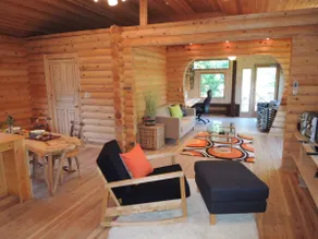 Log house overlooking the mountain - Image 3