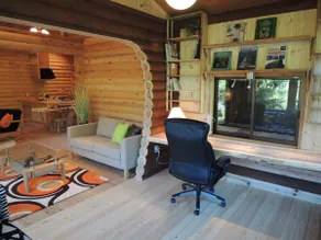 Log house overlooking the mountain - Image 5