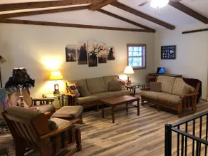 Cabin with hot tub located near hiking trails - Image 2