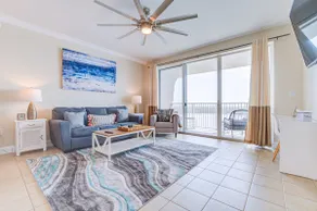 Spacious 1King/2Bath w/stunning lake view - Image 2