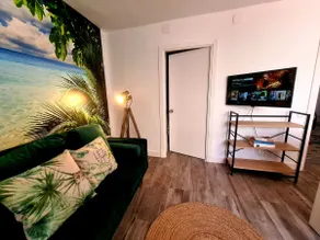 P House with a private and central rooftop. WiFi + Netflix - Image 5