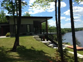Charming Modern Waterfront Cottage - Image 5