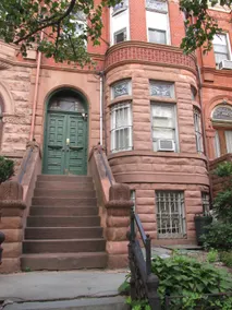 Brownstone 3rd Foor - Image 5