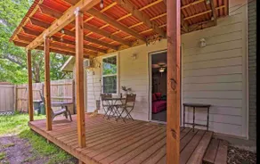 Tara’s Boho Bungalow (DFW Airport, Dog Friendly!) - Image 2