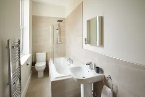 Host & Stay - Artsbank Apartment - Image 4