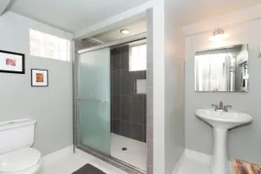 Modern DC Northwest Apartment with Parking Spot - Image 2