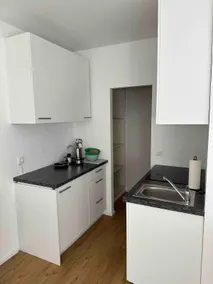 T41 | Cheap entire accommodation near the metro - Image 3