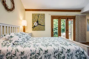 Beach City Bungalow - Image 4