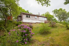 Charming House with Private Grounds & Sea Views - Image 2