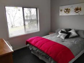 Serenity - beach front house with kayaks - Image 3