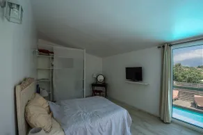 Charming independent lower level of villa - Image 3
