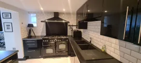 The house of happiness and its jacuzzi all year round - Image 3