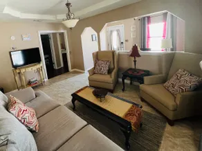 Entire Home NearGrocery/Restaurants/Shopping/EVcha - Image 3