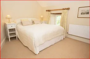 Beautiful 18th Century Cottage - Image 4