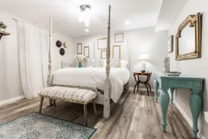 BERNARD CHATEAU – LOGAN SQUARE - Image 2