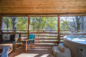 Chestnut Cabin- Couples Retreat, Hot Tub, Private - Image 4