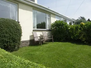 Beautiful, Well-Equipped Bungalow, Sleeps 5 - Image 2