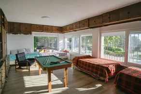 Magnificent villa with leisure and sports areas - Image 3
