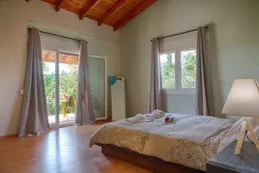 Modern eco friendly villa close to town - Image 2
