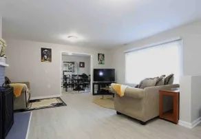 Global Vibes Parlor Renovated home,1 min to  golf course & close to two stadiums - Image 2